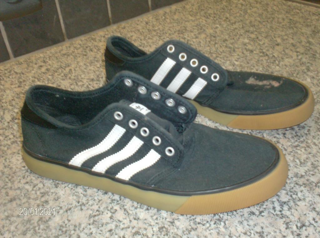 schoenen zwart merk adidas - maat 40.5 met vlek/zonder veter, Zwart, Ophalen of Verzenden, Adidas, Sneakers