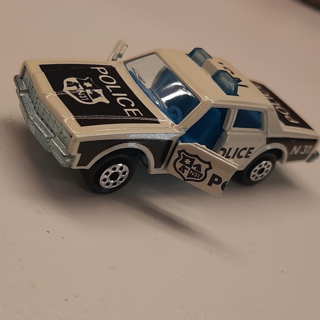 MAJORETTE N 240 : CHEVROLET IMPALA POLICE *VINTAGE* TOP *, Hobby & Loisirs créatifs, Voitures miniatures | 1:87, Comme neuf, Voiture