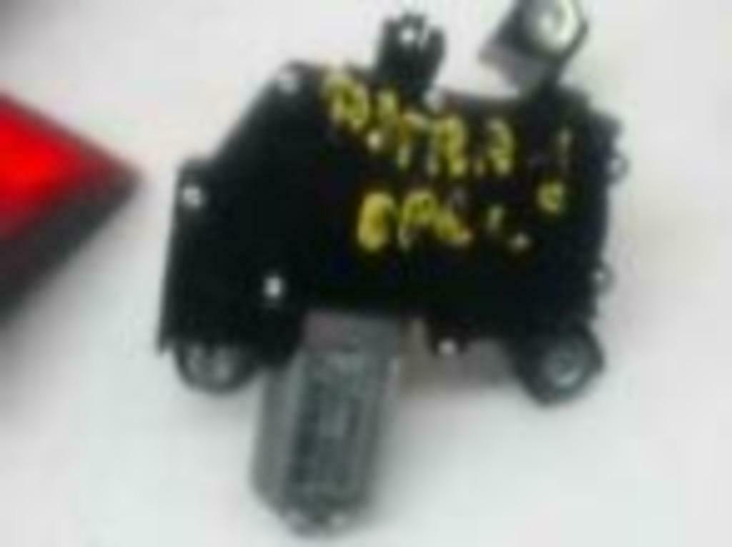 Essuie-glace moteur arrière OPEL ASTRA J Sports Tourer (P10), Pare-chocs, Opel, Enlèvement, Utilisé