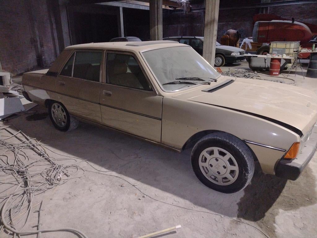 Peugeot 604 en pièces détachées à vendre, Autos, Cuir, Achat, Beige, Beige