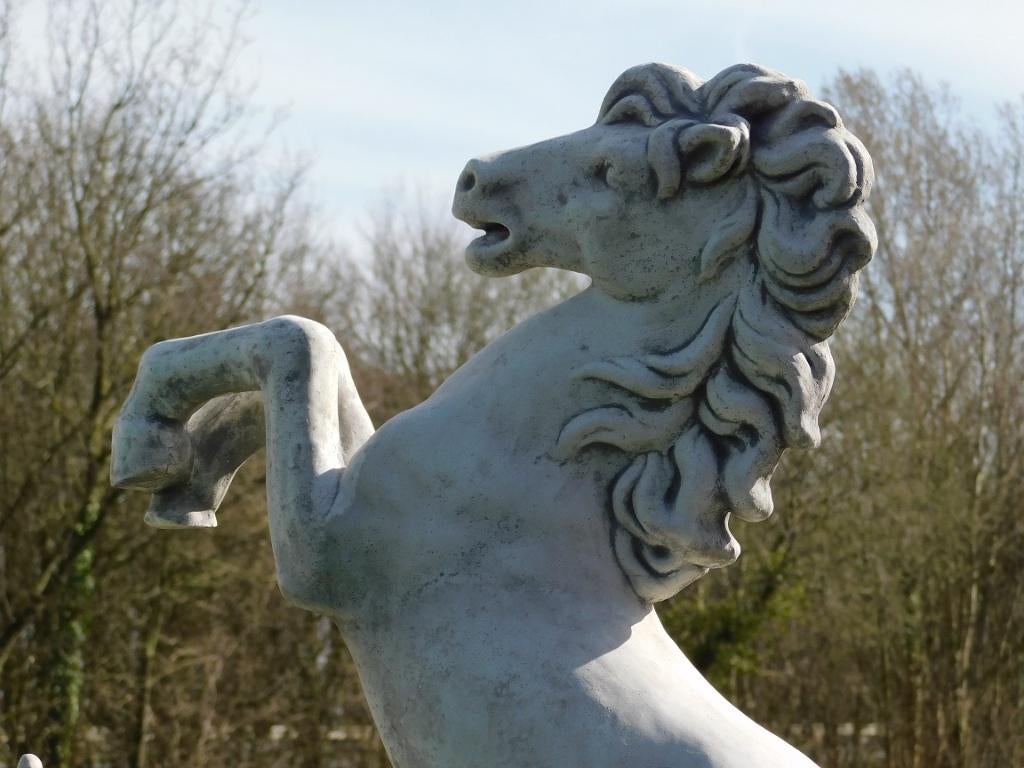 Beeld Paard - 100 cm - Steen, Tuin en Terras, Ophalen of Verzenden, Steen, Dierenbeeld