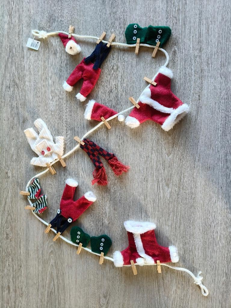 Drie kerstslingers 'kledij van de kerstman', Diversen, Kerst, Ophalen