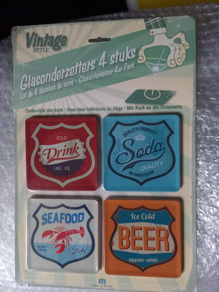 Pakje met 4 nieuwe glas onderzetters retro, Enlèvement ou Envoi