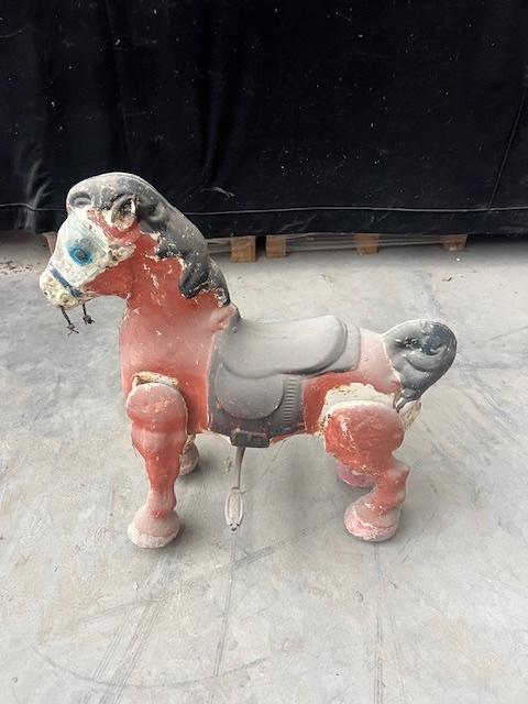 Oud metalen speelgoed paardje, Ophalen