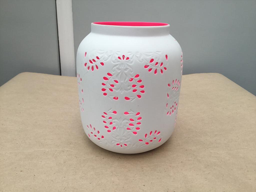 Windlicht theelichthouder in wit biscuit met roze binnenkant, Overige materialen, Wit, Ophalen of Verzenden, Zo goed als nieuw