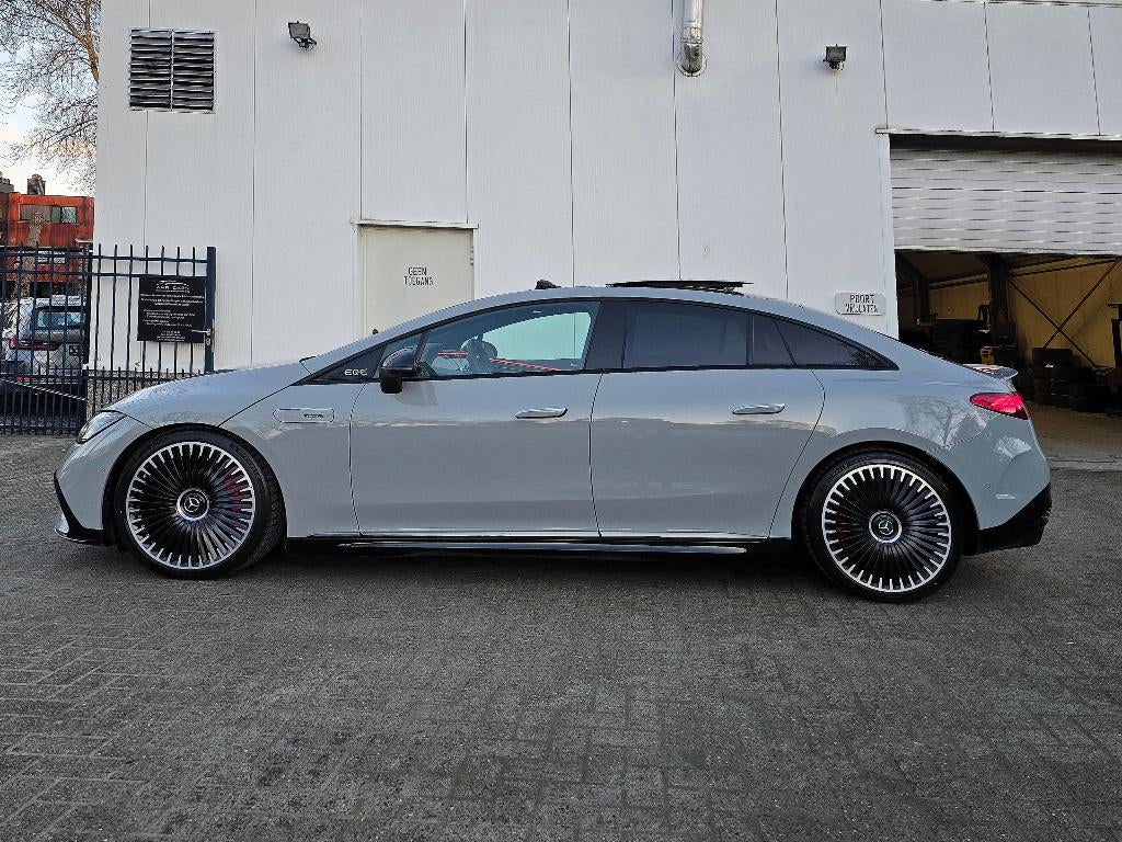 AMG EQE 53 4MATIC+ Hyperscreen+HUD-Airmat-Pano-High End!!, Auto's, Mercedes-Benz, Automaat, 460 kW, Leder, Dealer onderhouden