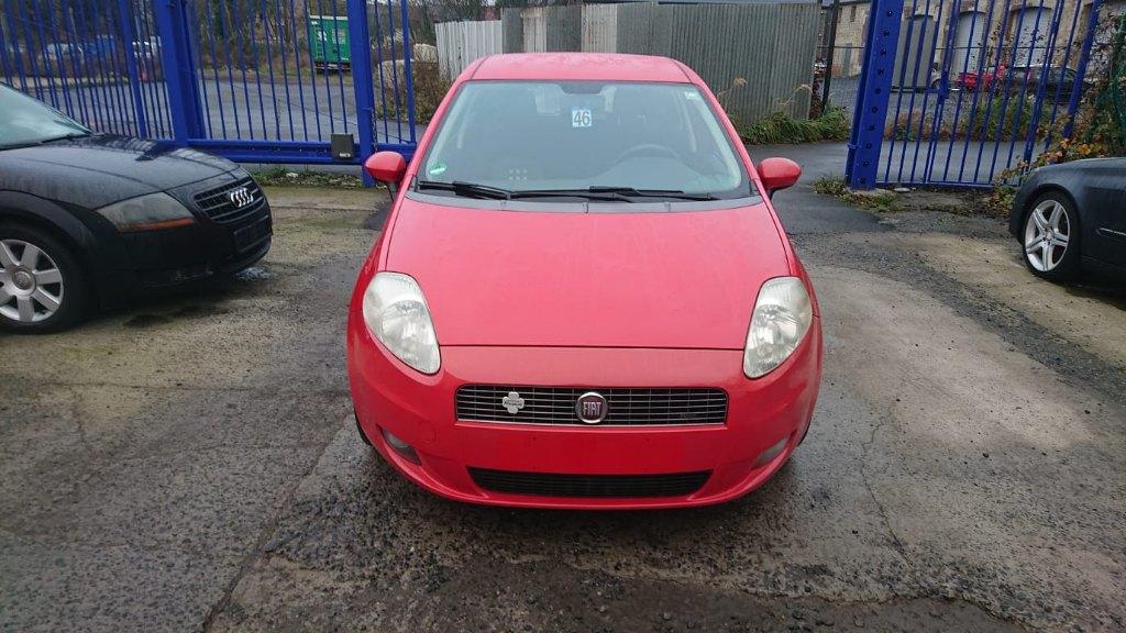 Fiat grande punto 1400cc essence 170000km 5ptes clim GARANTI, Autos, Fiat, Rouge, Achat, Entreprise, Electronic Stability Program (ESP)