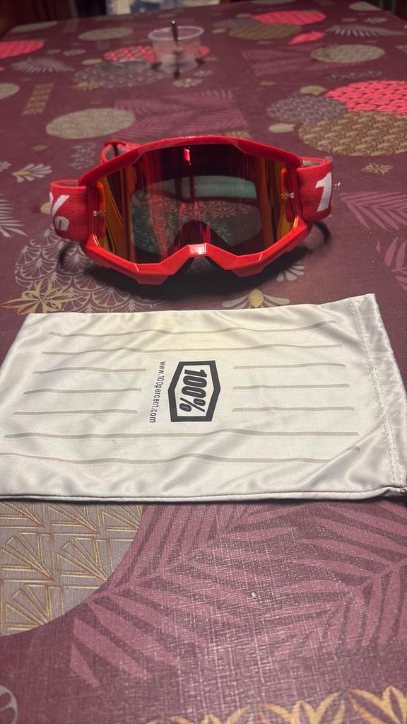 Nieuw nooit gebruikt en het is een motorcrossbril, Sports & Fitness, Snowboard, Enlèvement, Neuf, Autres types