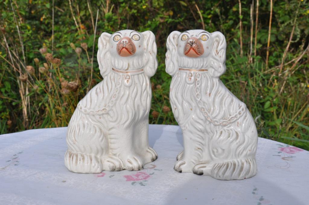 paire de chien faience stafforcher, Antiquités & Art, Enlèvement ou Envoi