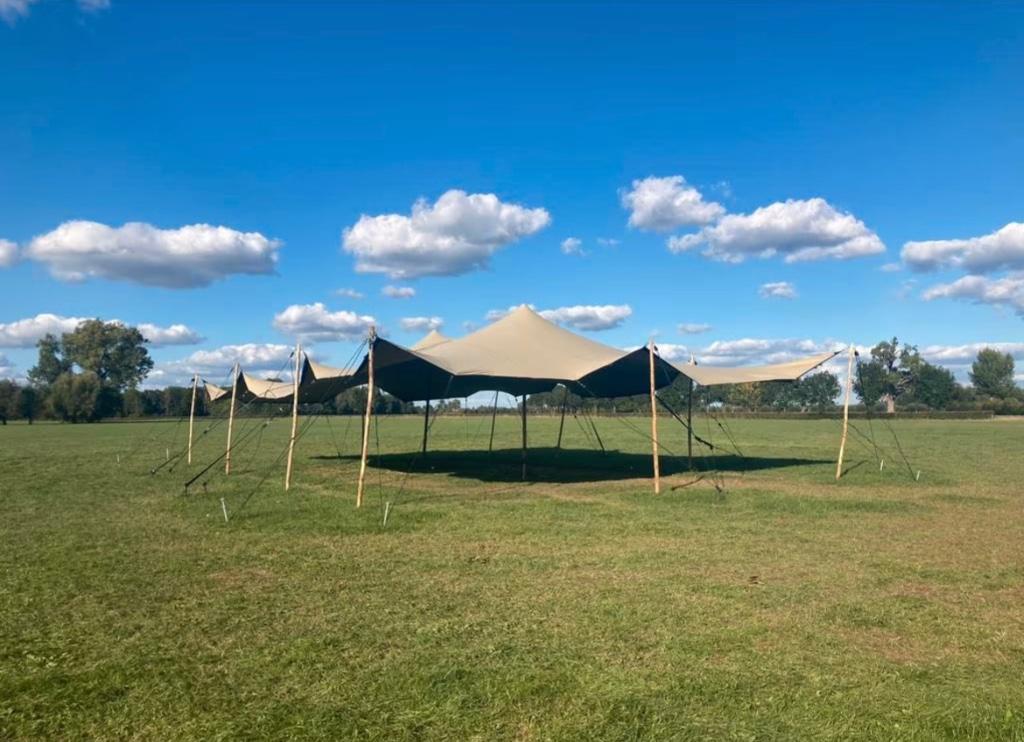 Stretchtent te huur 10x15, Overige typen, 6 meter of meer, Zo goed als nieuw, 8 meter of meer