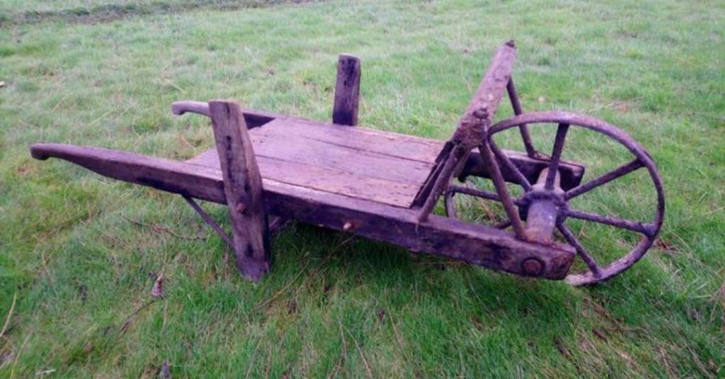 Ancienne brouette en bois vintage/rétro/déco, Enlèvement