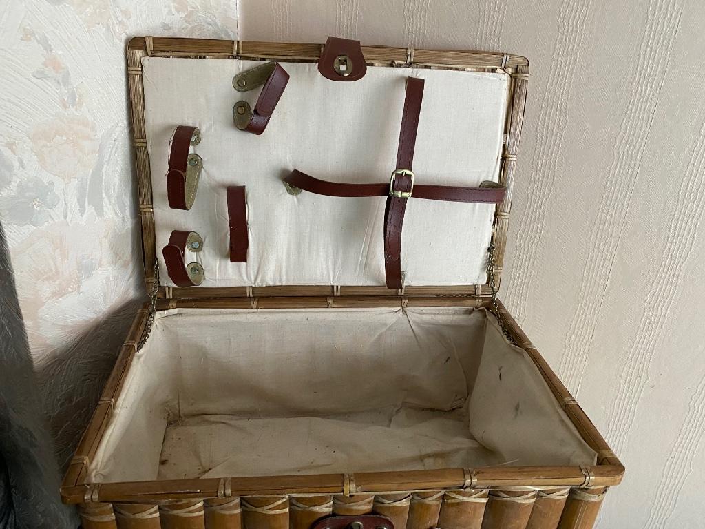 Panier à pique-nique, Enlèvement