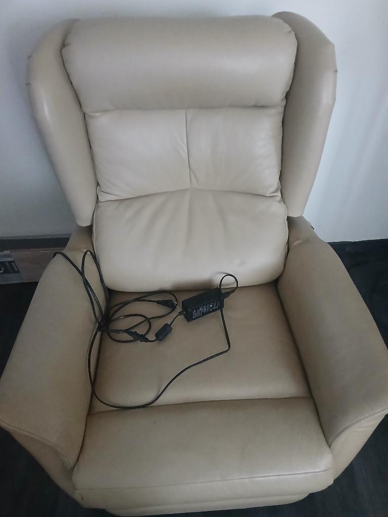elektrische relax zetel, Ophalen, Gebruikt, Eenpersoons, Leer