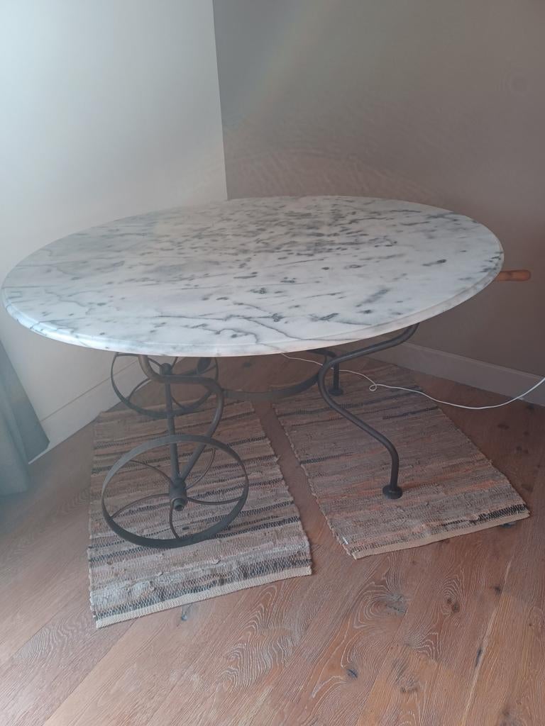 Marmeren eettafel lengte140x hoogte 80, Ophalen
