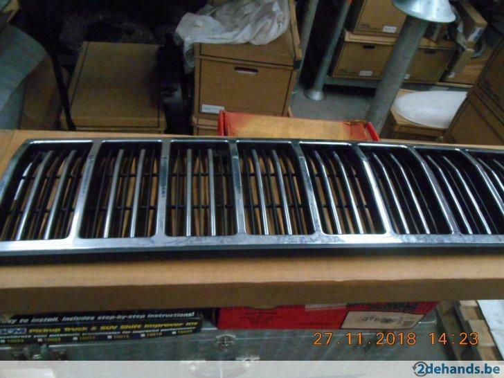 Calandre chromée avant 55013146 Jeep Cherokee XJ, Enlèvement ou Envoi, Neuf, Droite, Jeep