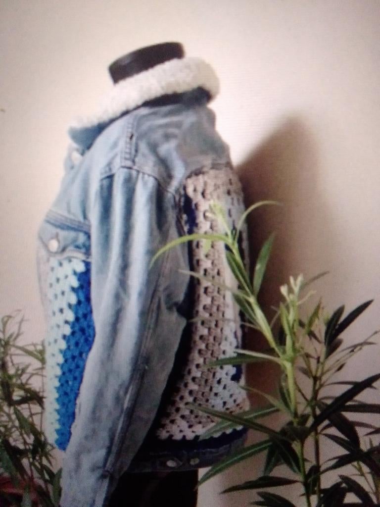Gilet rembourré en jean, Vêtements | Femmes, Vestes | Hiver, Porté, Envoi