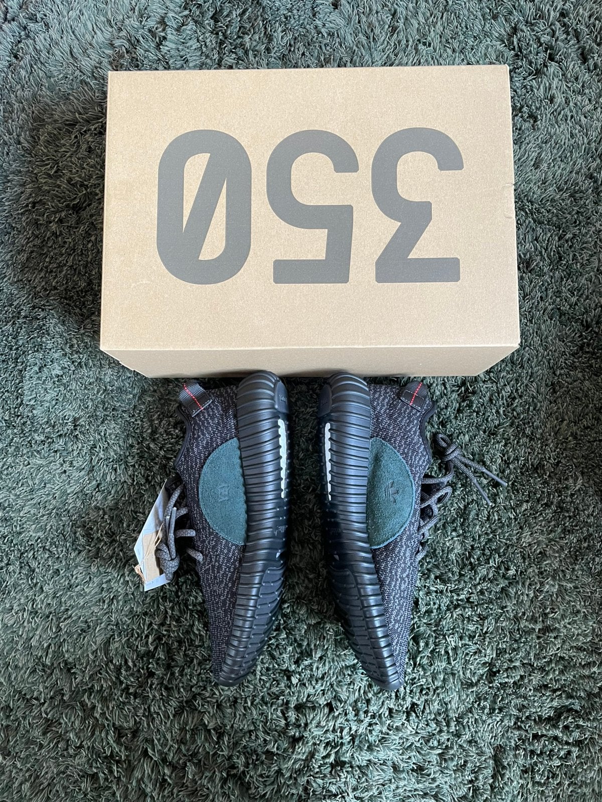 Yeezy Boost 350 Pirate Black (Taille 42 2/3), Vêtements | Hommes, Chaussures, Enlèvement ou Envoi, Comme neuf, Baskets, Noir