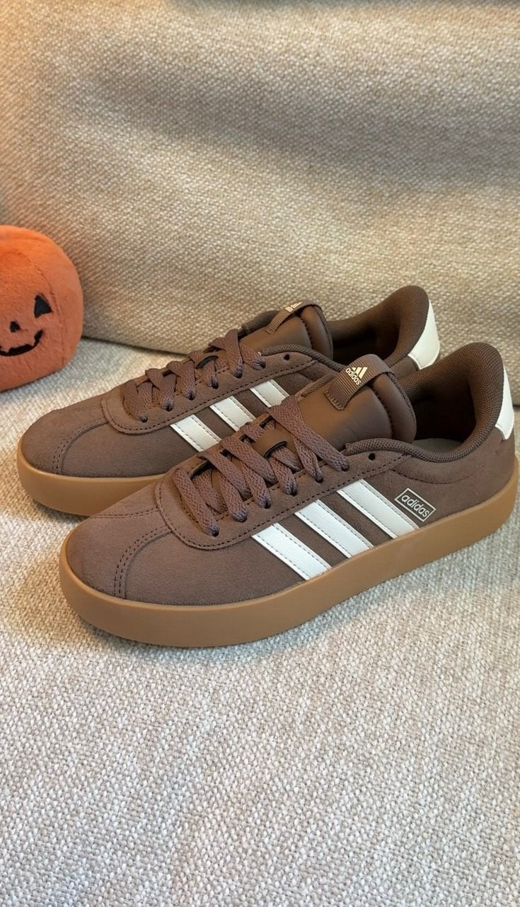 Adidas-sneakers te koop! 50 e, Enfants & Bébés, Enlèvement ou Envoi, Comme neuf