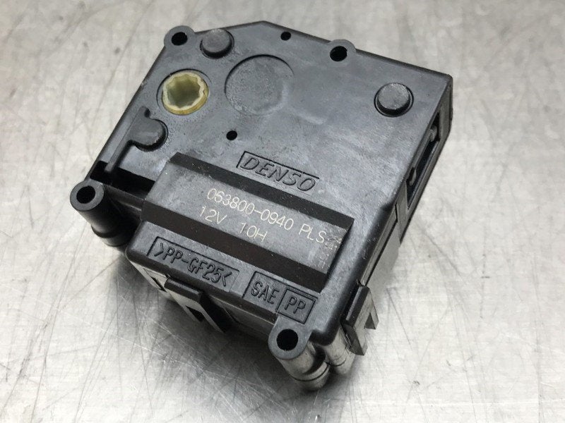 ACTIONNEUR MOTEUR VOLET CHAUFFAGE LS (F4) (|0638000940|), Utilisé, Lexus