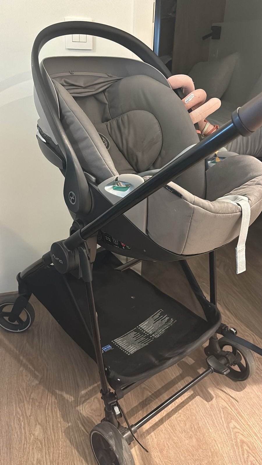 BUGGY/POUSSETTE NUNA IXXA BLACK, Enlèvement, Comme neuf