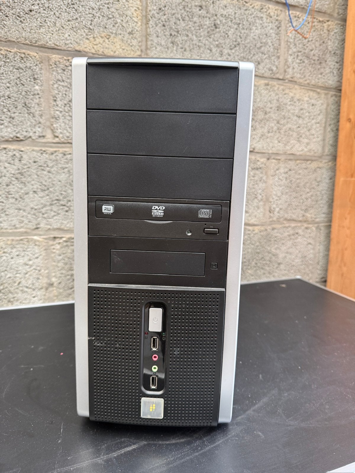 Desctop pc, Computers en Software, Ophalen, Zo goed als nieuw, 4 GB, SSD