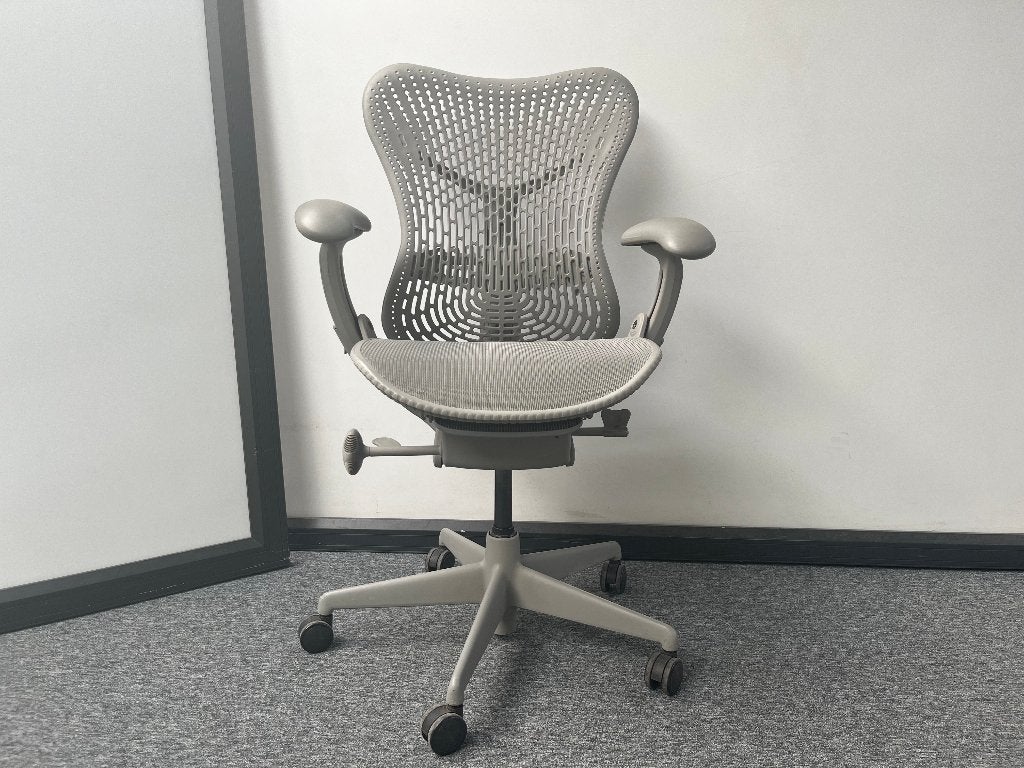 Herman Miller (Mirra) (licht grijs), Ophalen of Verzenden