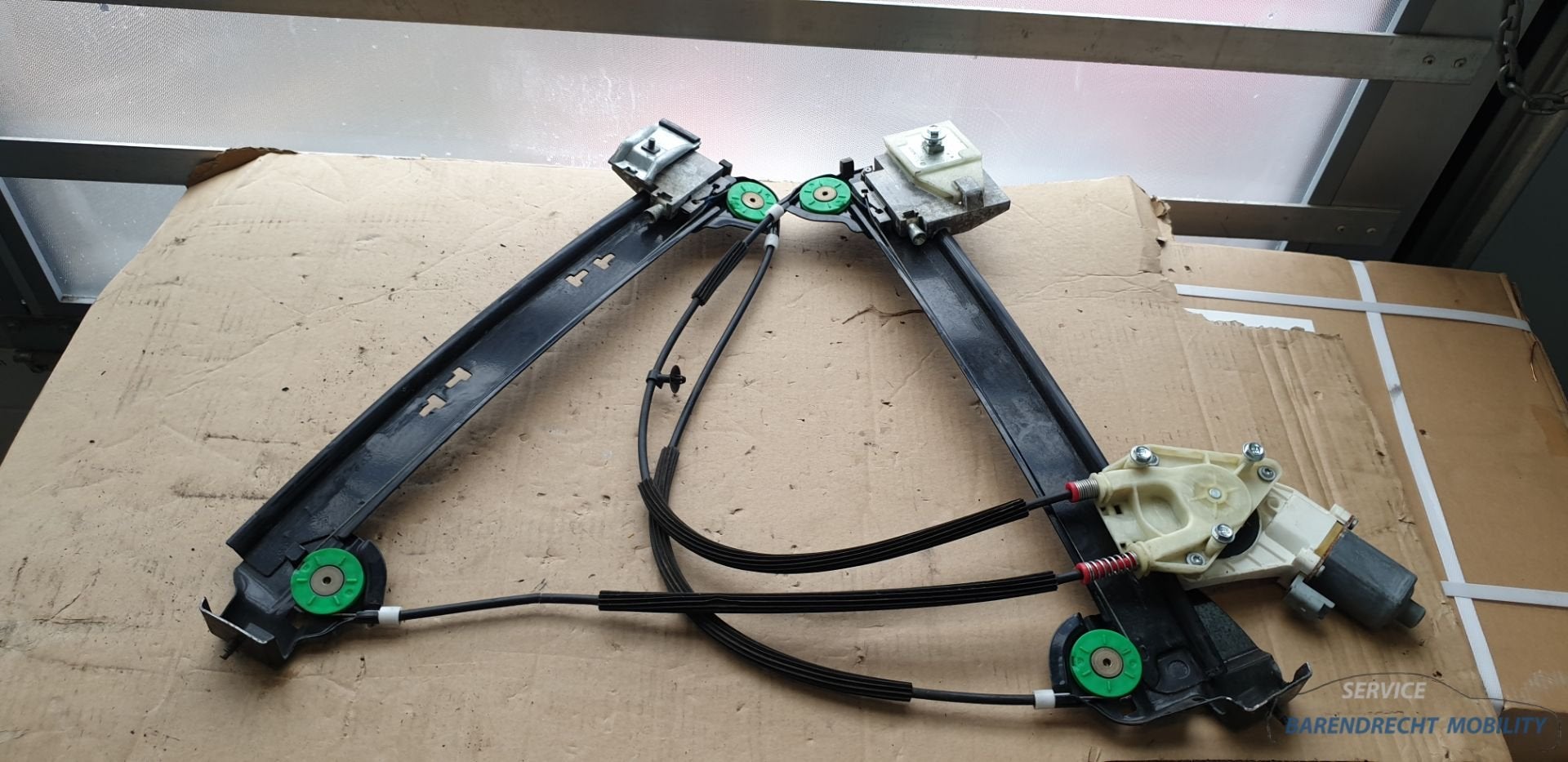 M canisme de vitre Nissan Micra C+C cabriolet 0130822319 ava, Nissan Motor Co., Ltd., Takashima 1-chome 1-1
220-8686  Yokohama