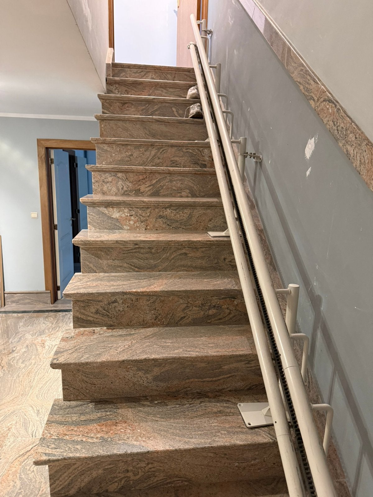 Monte escalier stannah 2010, Doe-het-zelf en Bouw, Ladders en Trappen, Ophalen, Gebruikt, Trap