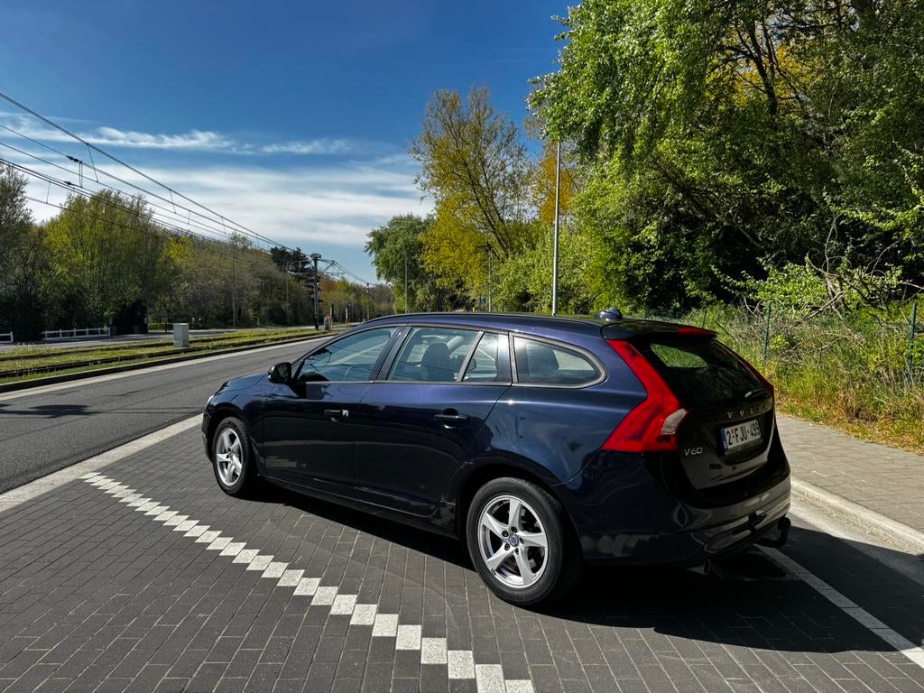 Volvo V60 2016 blauw, Autos, Volvo, Achat, Euro 6, Noir, 5 portes