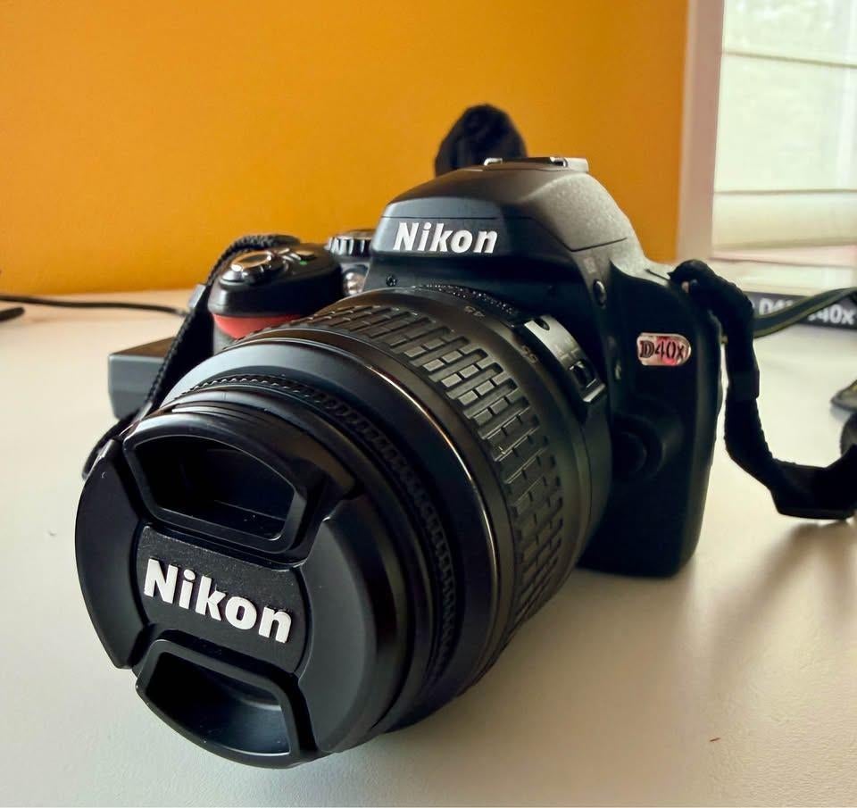 Nikon D40X digitale spiegelreflexcamera + accessoires, Audio, Tv en Foto, Fotocamera's Digitaal, Ophalen of Verzenden, Zo goed als nieuw