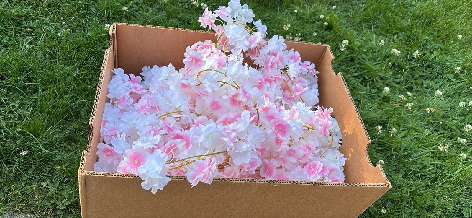 Bloemenslingers wit/roze, Maison & Meubles, Accessoires pour la Maison | Plantes & Fleurs artificielles, Enlèvement, Rose