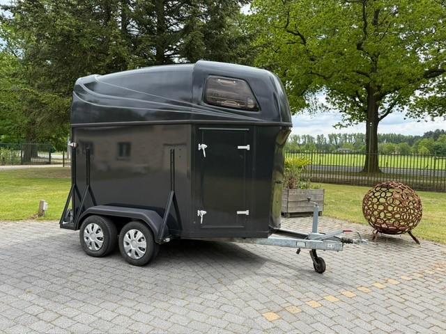 Mooie Paardentrailer Hotra, Dieren en Toebehoren, Ophalen, Gebruikt, Hout, 2-paards trailer