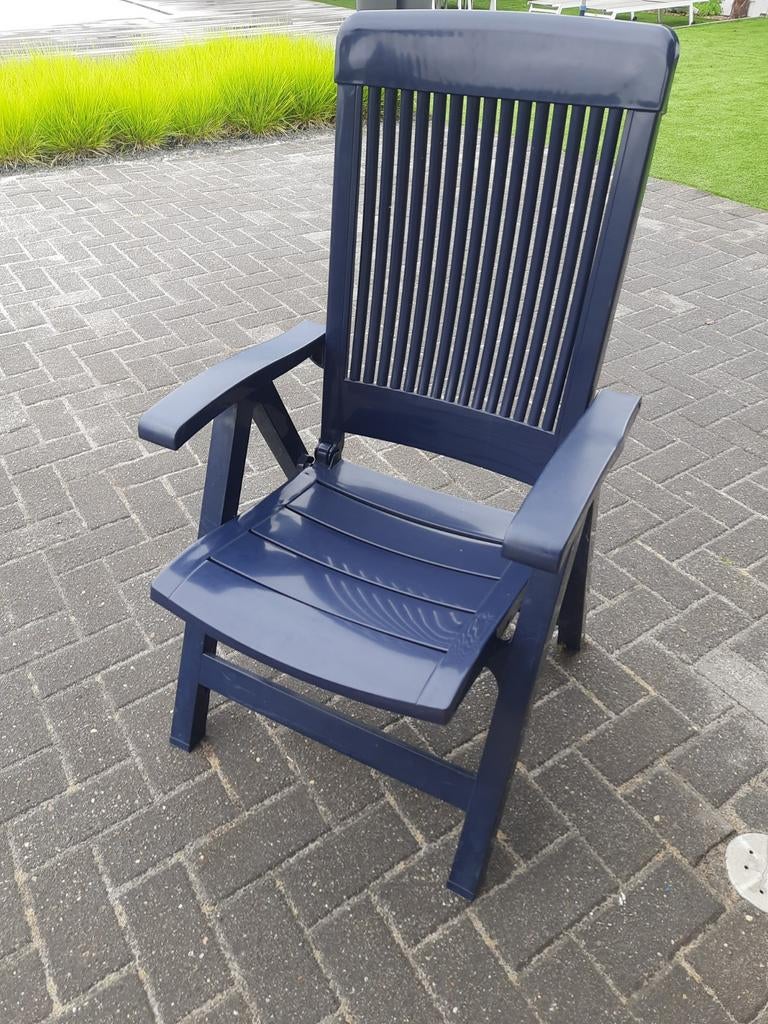 Blauwe plastieken tuinstoel, Caravans en Kamperen, Ophalen
