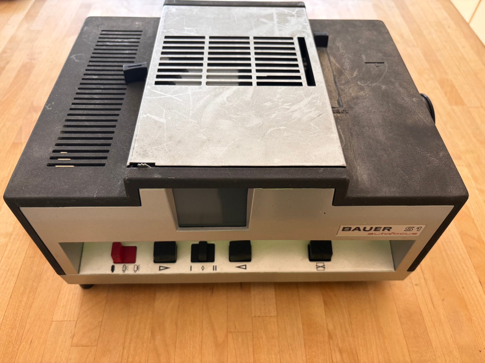 Bauer S1 Autofocus dia projector (2 stuks beschikbaar), Computers en Software, Overige Computers en Software, Ophalen, Niet werkend
