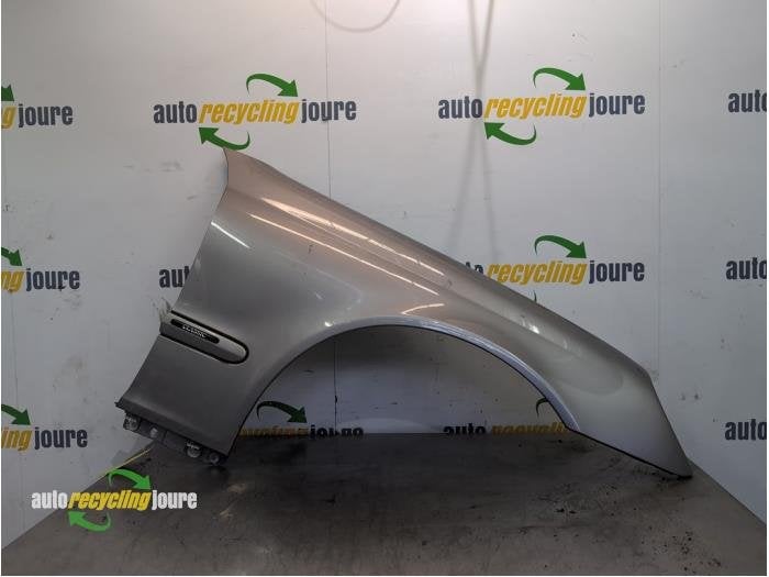 Aile avant droite d'un Mercedes C-Klasse (723), Autos : Pièces & Accessoires, Carrosserie & Tôlerie, Mercedes-Benz, Utilisé, 3 mois de garantie