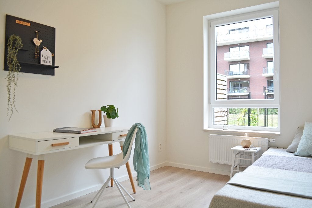 witte kunststof kuipstoel Kave Home, Ophalen, Kunststof, Wit, Zo goed als nieuw