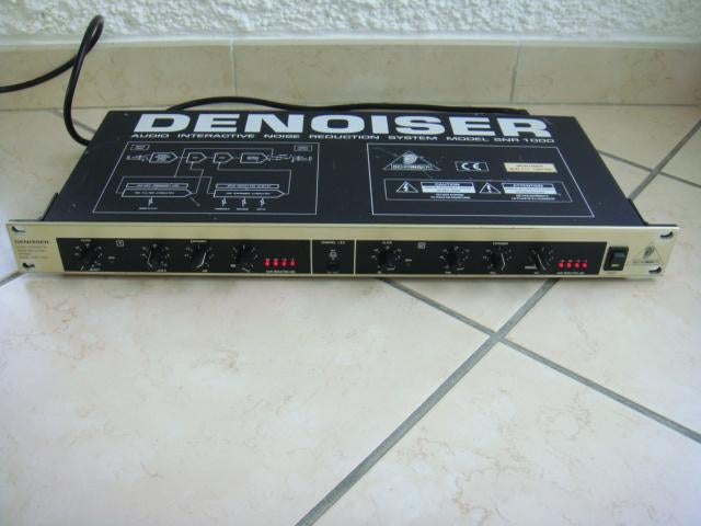 Behringer snr-1000" Marque Denoiser., Musique & Instruments, Tables de mixage, Envoi, Utilisé