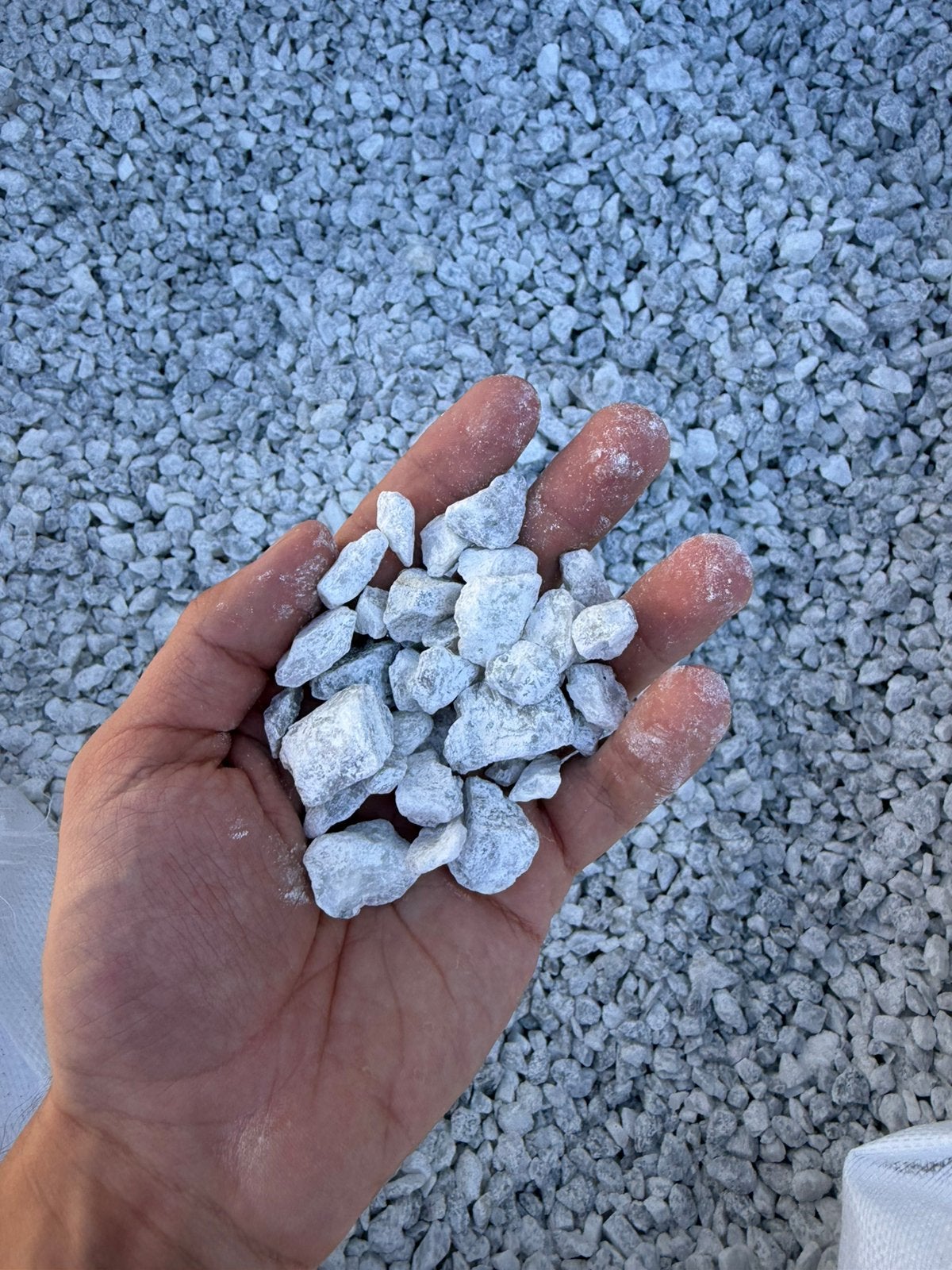 Gravier, Enlèvement, Comme neuf, Blanc, Gravier