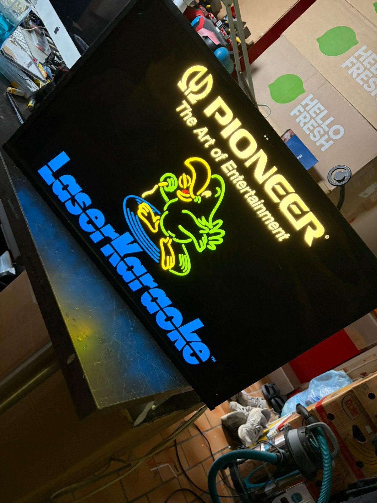 Enseigne PLV  laser disc pioneer neon fonctionelle