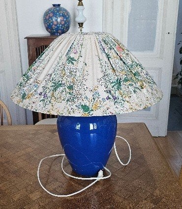 Lampe avec abat jour fleuri, Maison & Meubles, Lampes | Abat-jour, Lampe de table, Enlèvement ou Envoi, Rond, Comme neuf