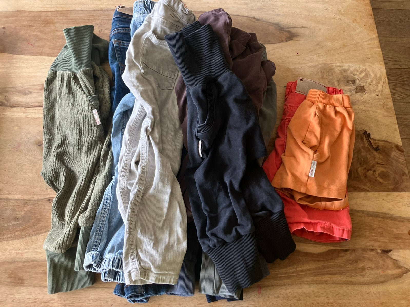 11 broeken maat 98 en 104 GRATIS, Kinderen en Baby's, Kinderkleding | Maat 98, Gebruikt, Jongen of Meisje, Broek, Ophalen