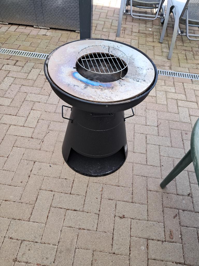 Barbecue met hout, Ophalen, Zo goed als nieuw