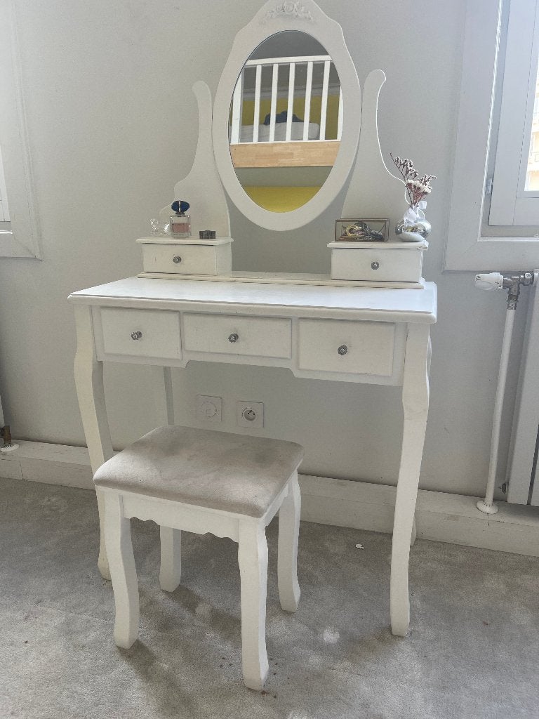Coiffeuse et tabouret, Enfants & Bébés, Jouets | Tables de jeux, Utilisé, Enlèvement