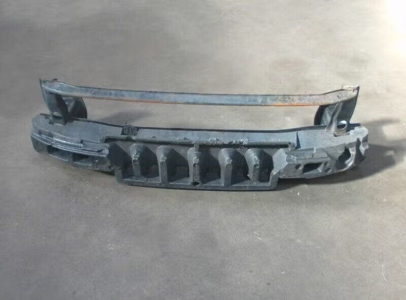 BUMPERBALK VOOR Volkswagen Caddy III (2KA,2KH,2CA,2CH), Berliner Ring 2 38440 Wolfsburg, DE, Volkswagen, Volkswagen AG, Utilisé