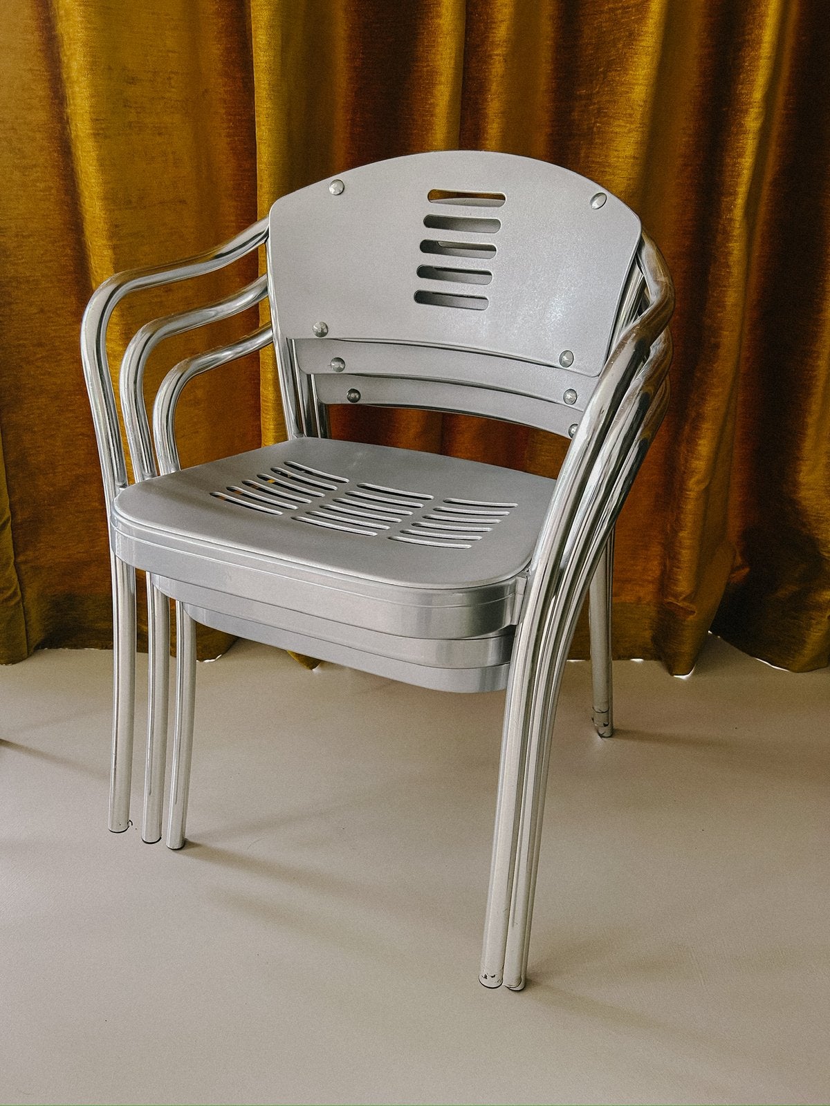Kartell Mauna Kea stoelen door Vico Magistretti, Huis en Inrichting, Stoelen, Ophalen, Gebruikt, Drie, Grijs