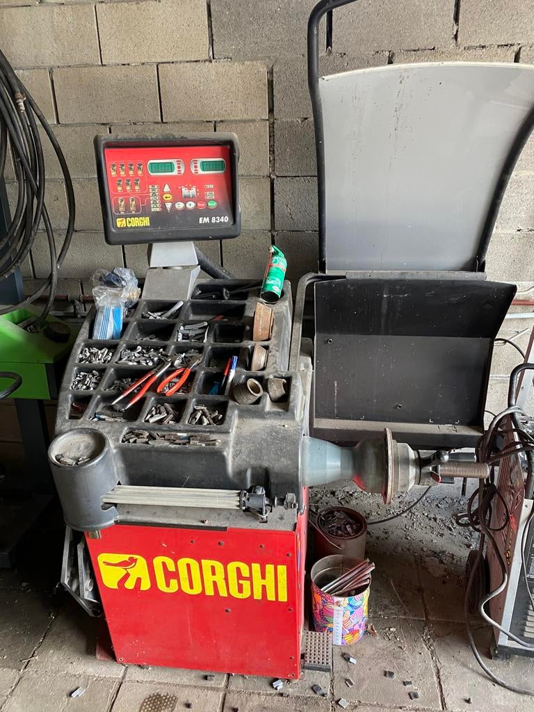 Corghi balancer EM8730 en corghi arthiglio master 21”, Autos : Divers, Outils de voiture, Enlèvement, Utilisé