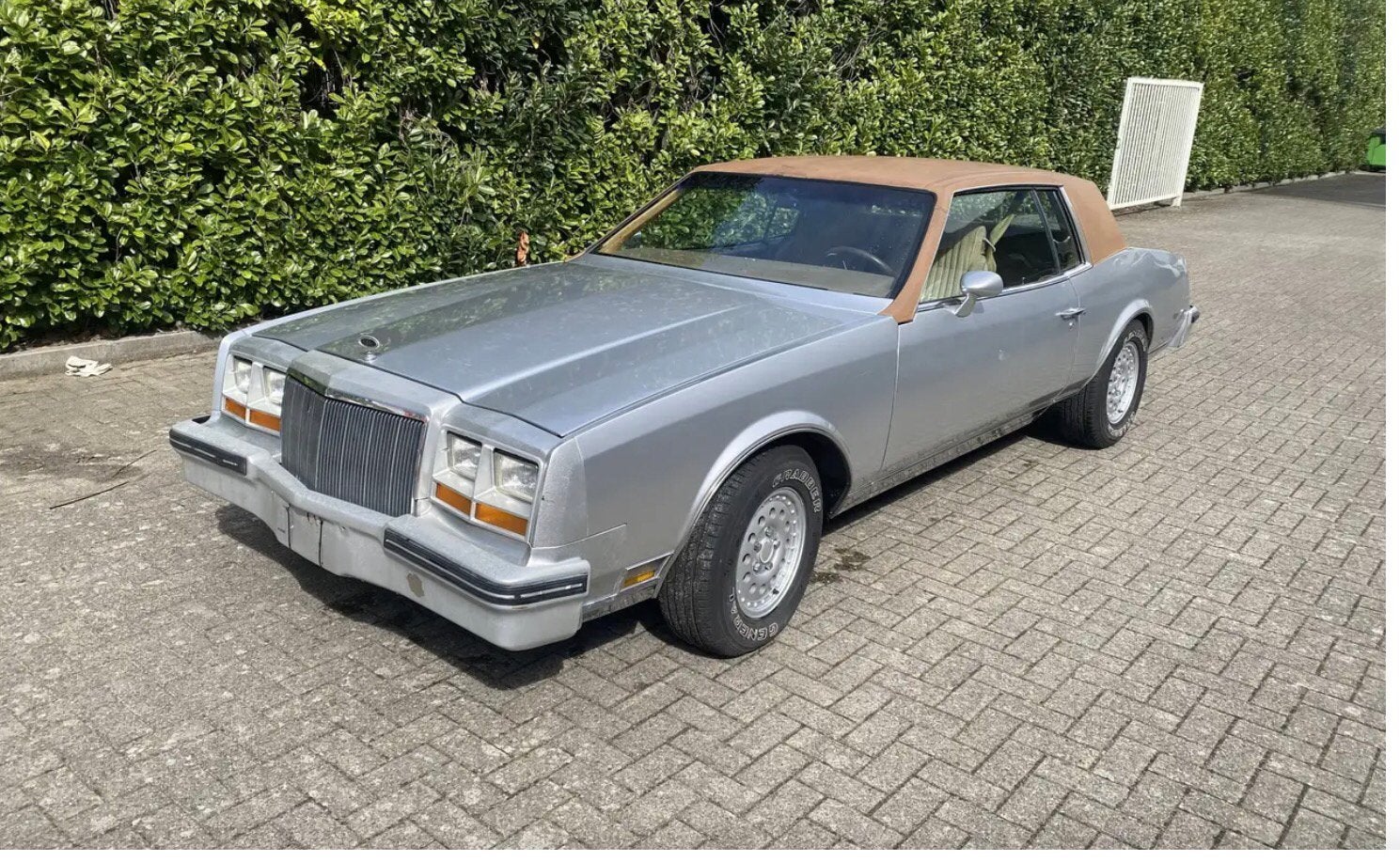 Buick Riviera S type, Autos, 127 kW, Argent ou Gris, Achat, Beige