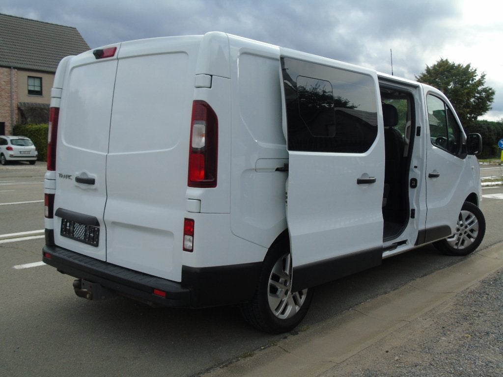 Renault Trafic 1.6 dCI Dubbele Cabine 6Plts*1e Eigen*EURO 6b, Voorwielaandrijving, Stof, https://public.car-pass.be/vhr/96cf6e3a-ed70-43fe-bb3f-9665d4ed3600