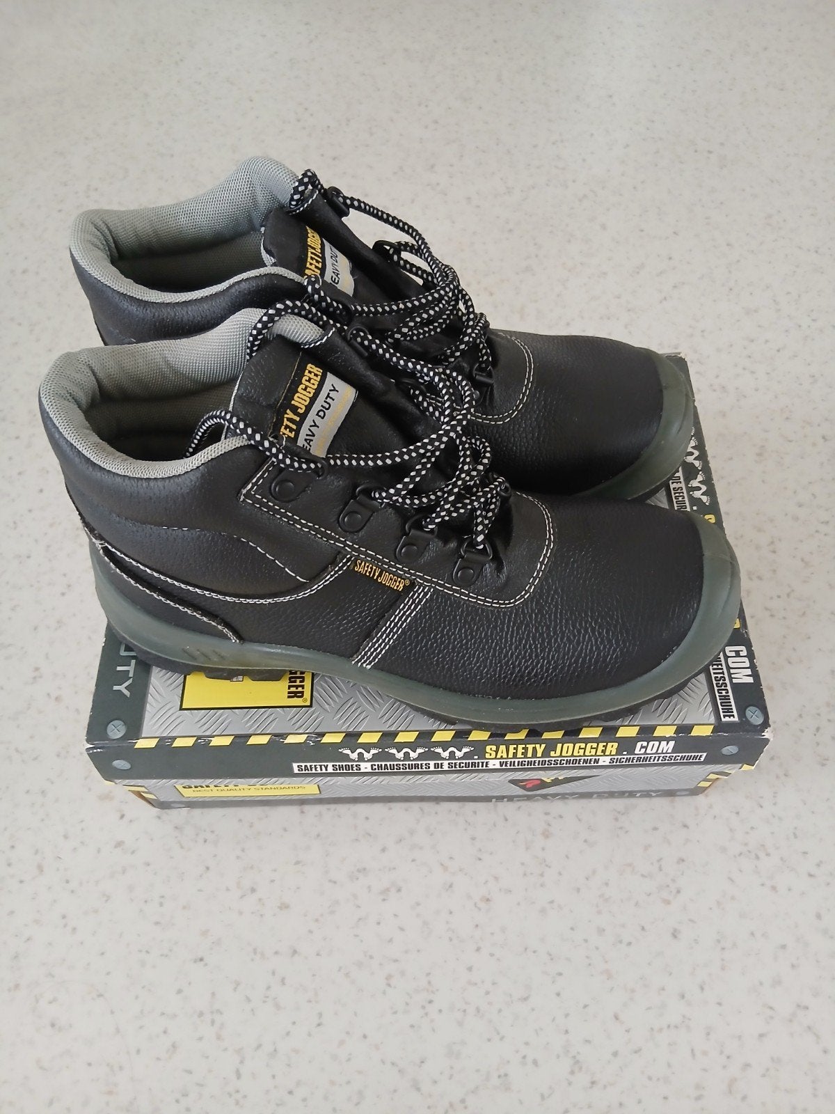Chaussures de sécurité neuve en cuire T43, Bricolage & Construction, Vêtements de sécurité, Enlèvement ou Envoi