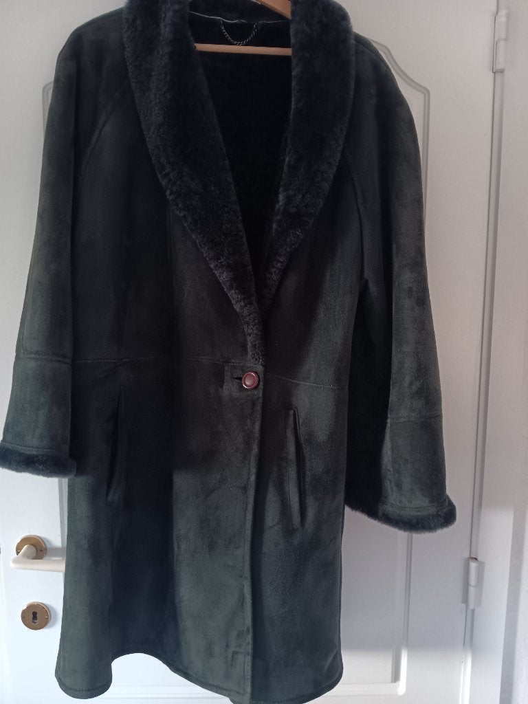 jas zwart omgekeerd schaap, Kleding | Dames, Ophalen, Zo goed als nieuw, Maat 42/44 (L), Zwart
